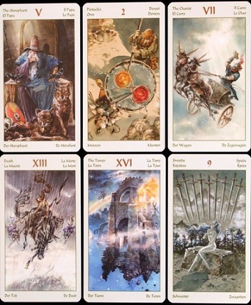 Cartas do Tarot Viking com Odin, Thor e s&iacute;mbolos n&oacute;rdicos sobre uma mesa de madeira