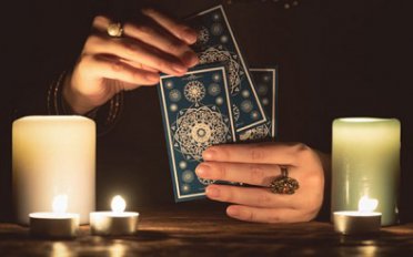 Tarot online funciona? Como consultar e escolher seu consultor